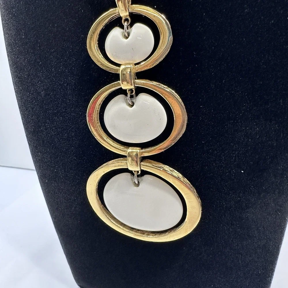 Crown Trifari White Lucite Oval Pendant Necklace Gold Tone Vintage Statement